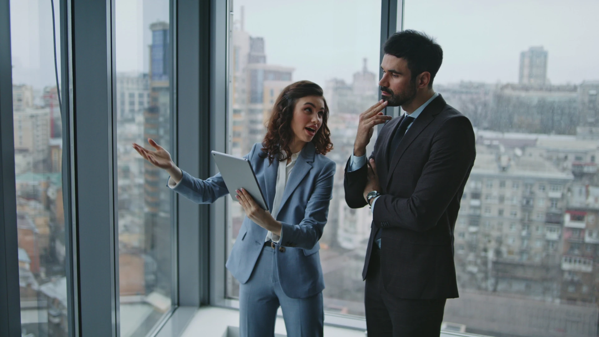 Improving Communication Skills for Leaders: Strategies for Clarity, Impact, and Influence